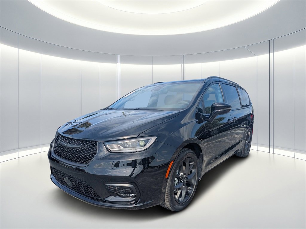 New 2026 Chrysler Pacifica Limited image 8