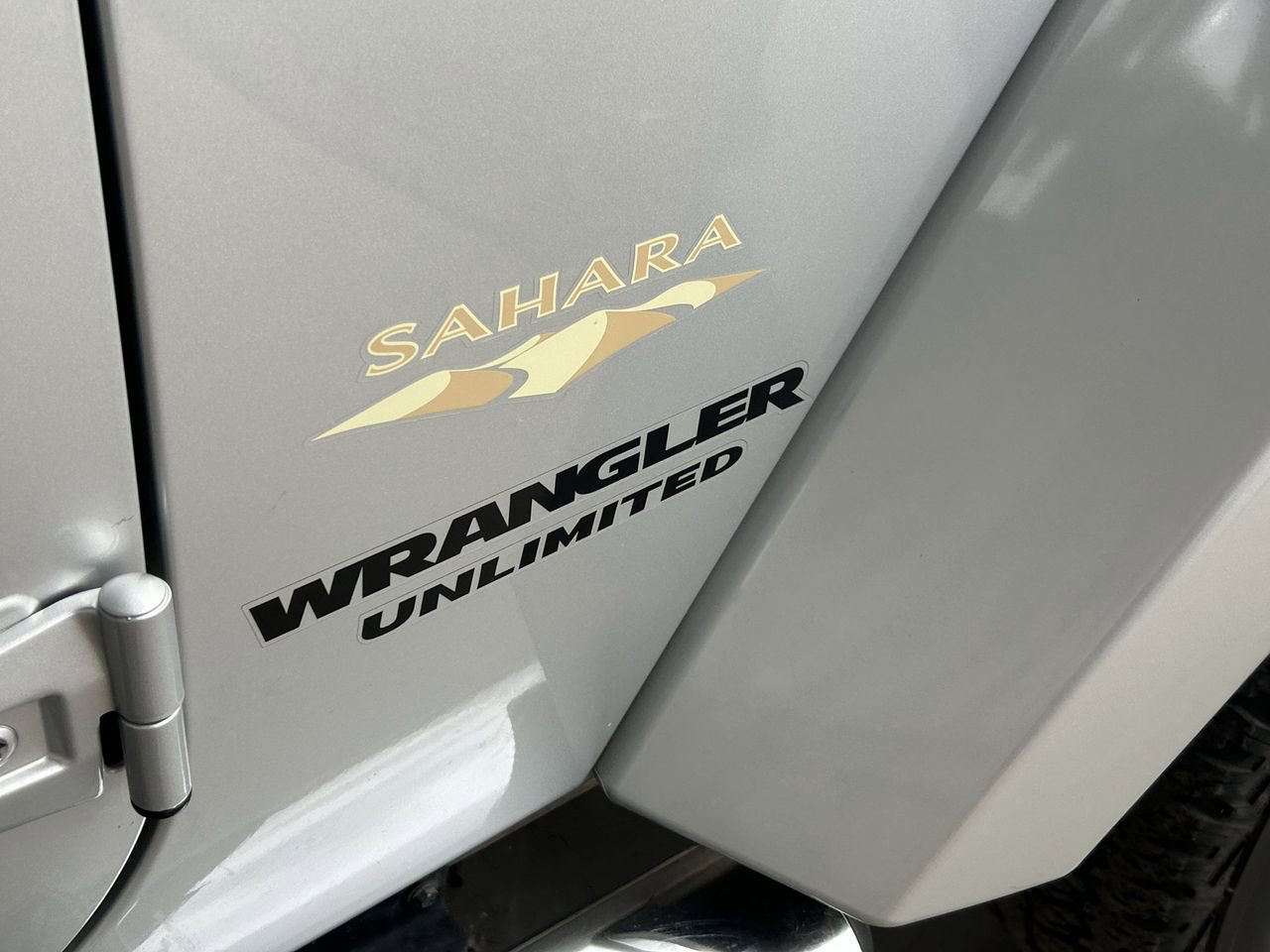 Used 2009 Jeep Wrangler Unlimited Sahara w/ Mopar Leather Group image 8