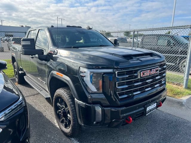 Used 2024 GMC Sierra 2500 AT4 w/ AT4 Premium Plus Package AWD/4WD image 1