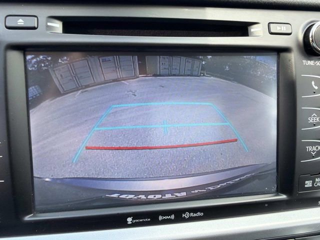 Certified 2018 Toyota Highlander SE FWD image 24