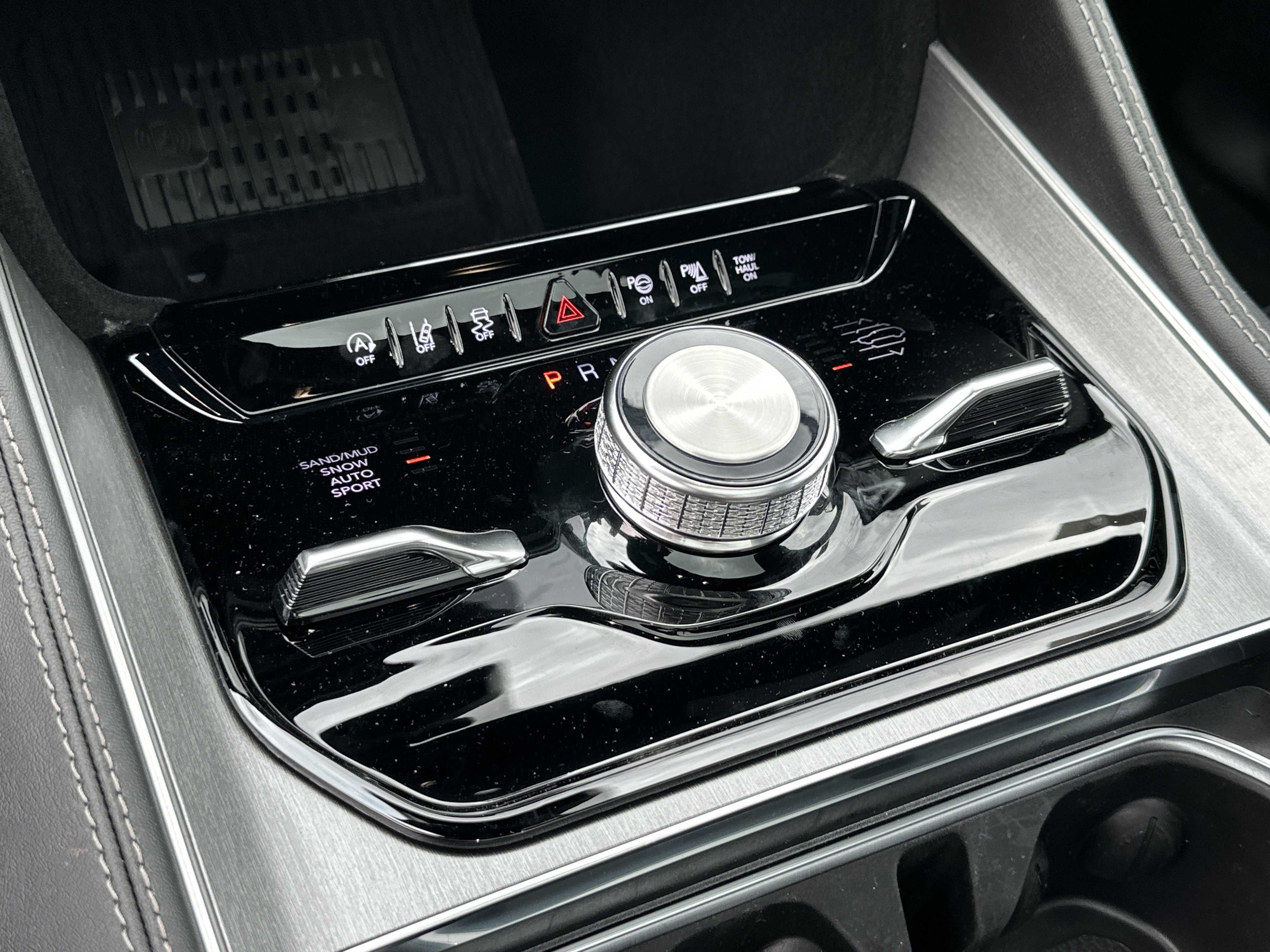 New 2026 Jeep Grand Wagoneer Limited AWD/4WD image 4