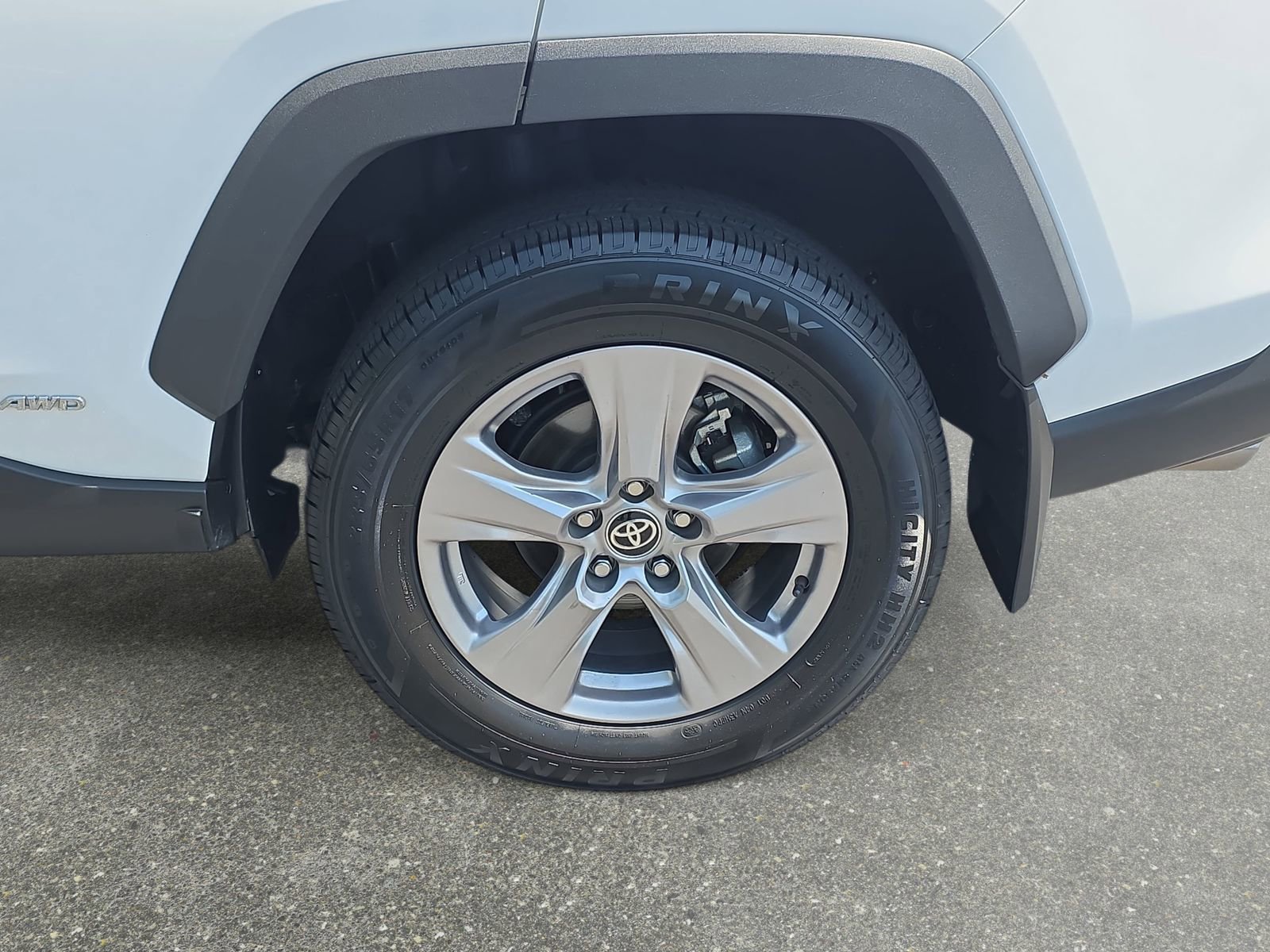 Used 2025 Toyota RAV4 LE AWD/4WD image 31