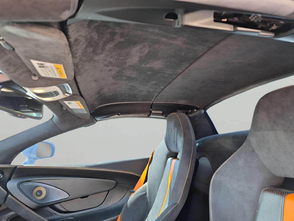 Used 2018 McLaren 570S Spider RWD image 26