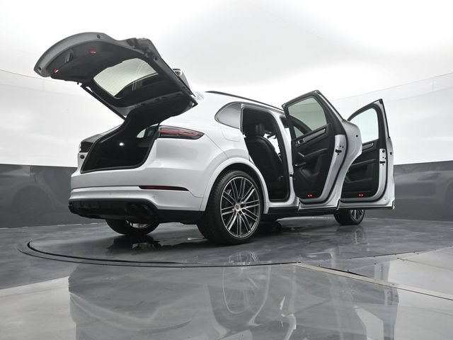Certified 2021 Porsche Cayenne Turbo AWD/4WD image 27