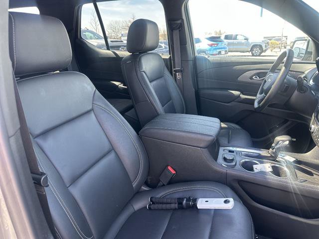 Used 2023 Chevrolet Traverse LT w/ LT Premium Package AWD/4WD image 50