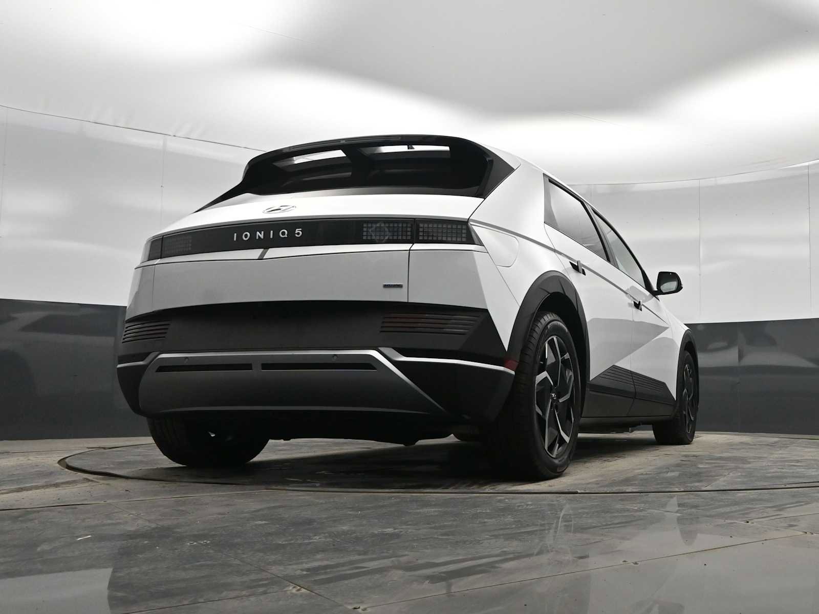 Used 2022 Hyundai Ioniq 5 SE w/ Cargo Package image 34