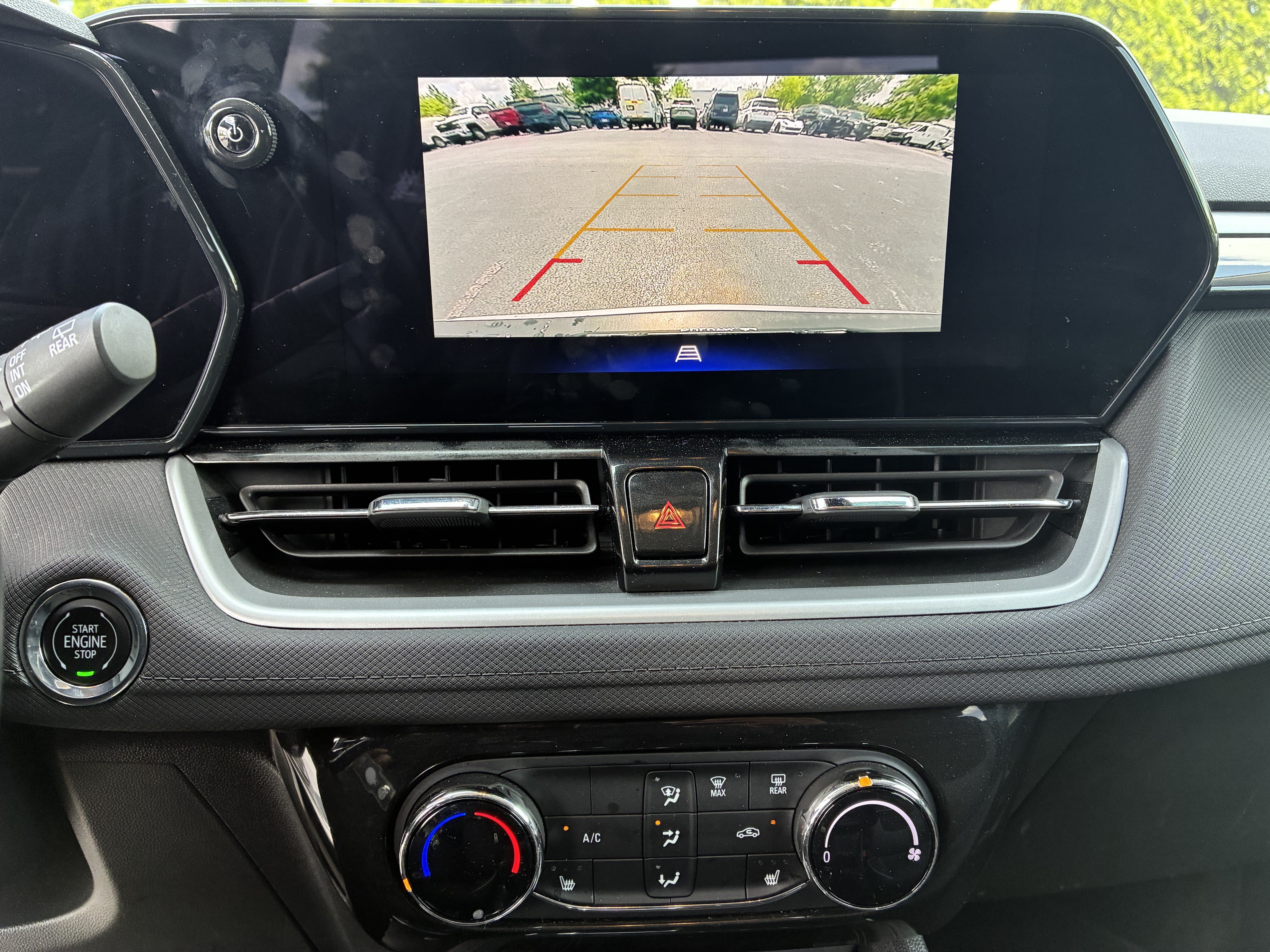 Used 2024 Chevrolet TrailBlazer LT w/ LT Cold Weather Package FWD image 31