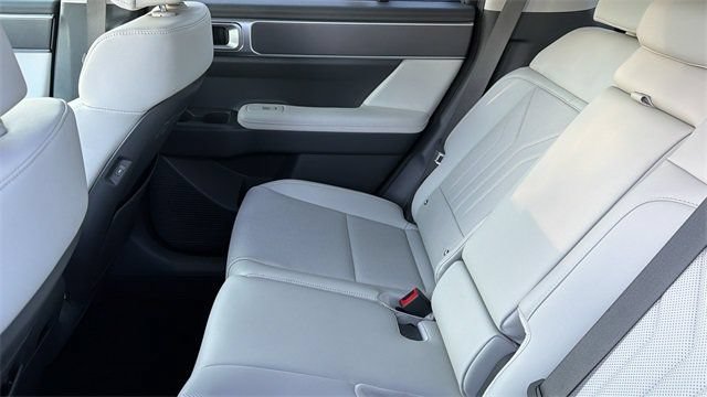 Certified 2025 Hyundai Santa Fe SEL AWD/4WD image 30