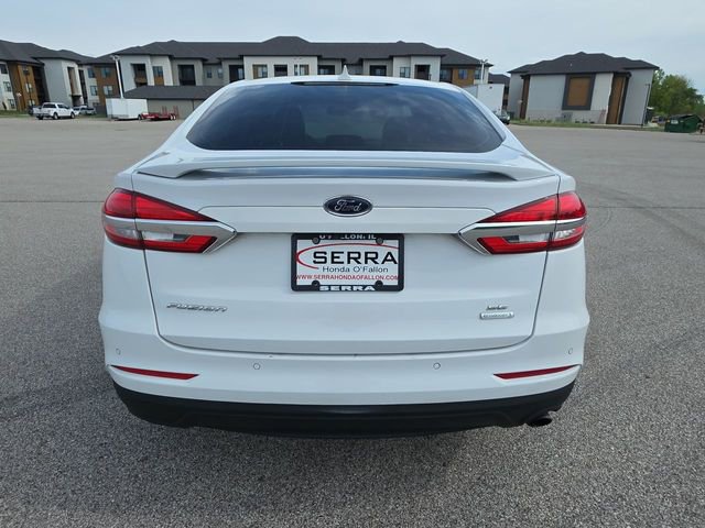 Used 2020 Ford Fusion SE FWD image 12