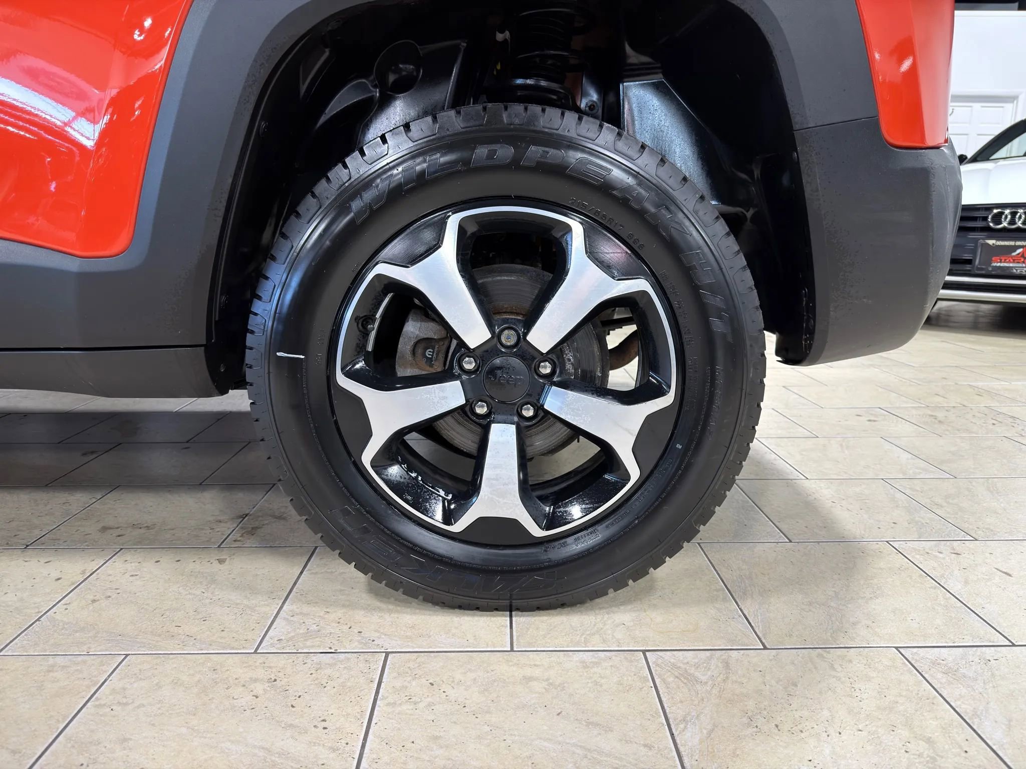 Used 2019 Jeep Renegade Trailhawk AWD/4WD image 38