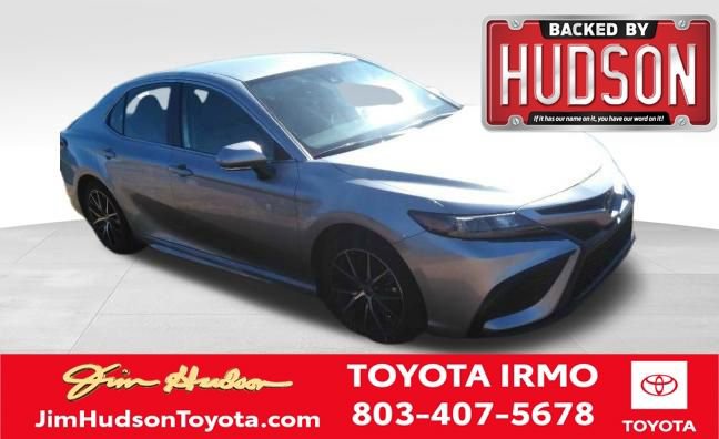 Used 2024 Toyota Camry SE image 1