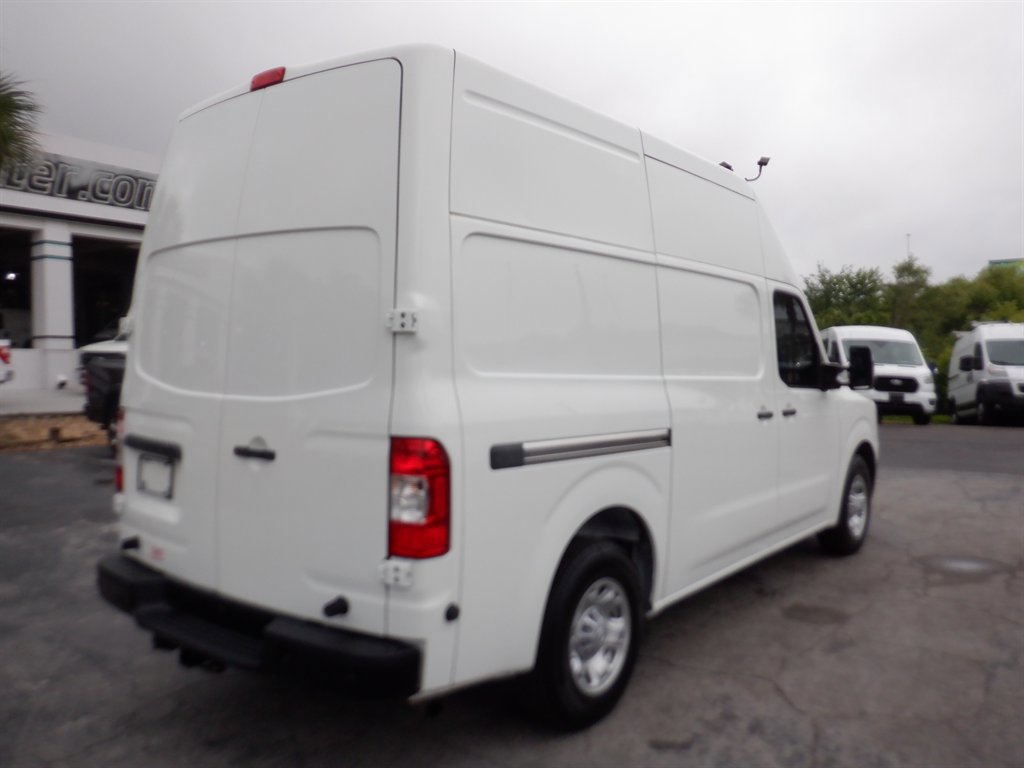 Used 2021 Nissan NV 3500 SV RWD image 8