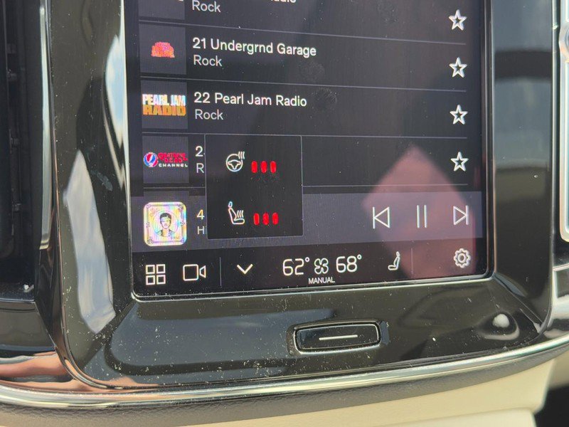 Certified 2023 Volvo XC40 B5 Ultimate w/ Protection Package Premier image 21