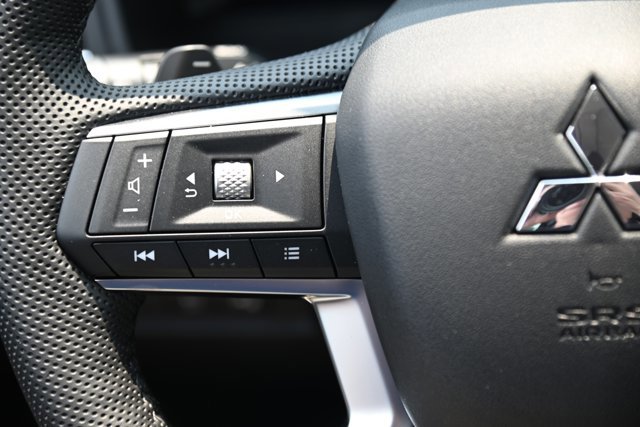 New 2023 Mitsubishi Outlander SEL image 31