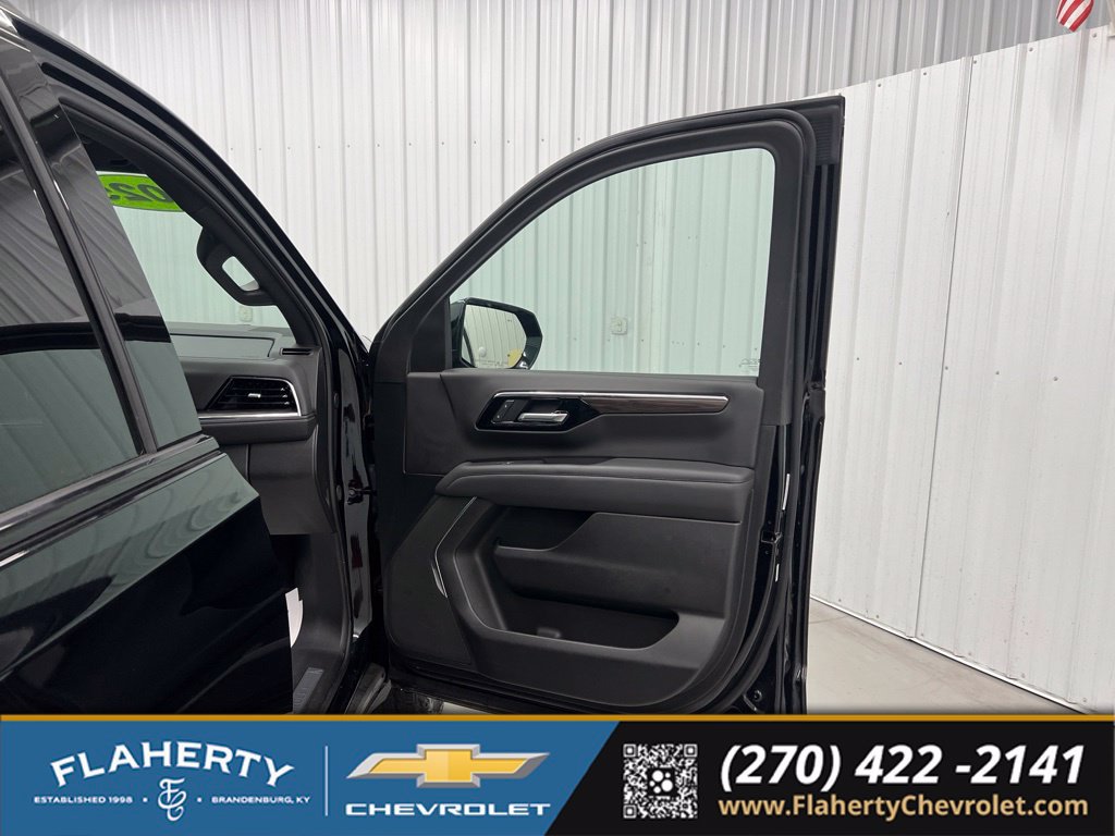 Used 2025 Chevrolet Tahoe Z71 AWD/4WD image 14
