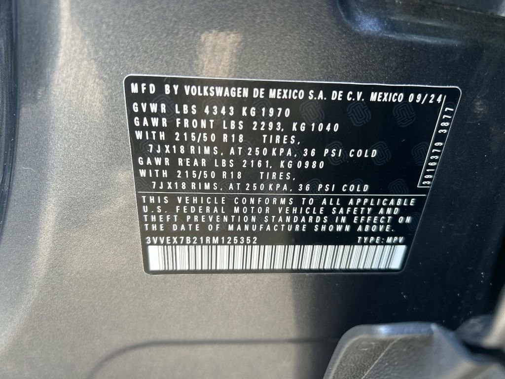 Used 2024 Volkswagen Taos SE image 33