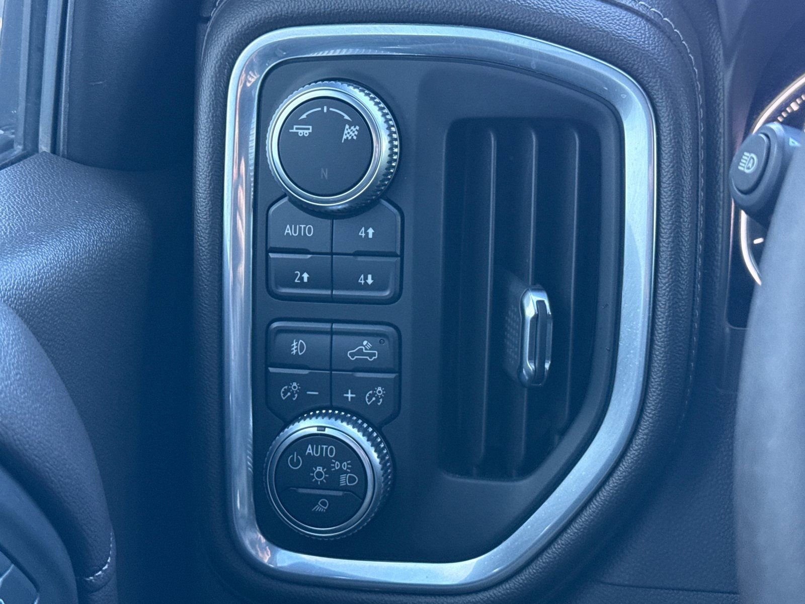 Used 2019 GMC Sierra 1500 SLT w/ SLT Premium Plus Package image 32