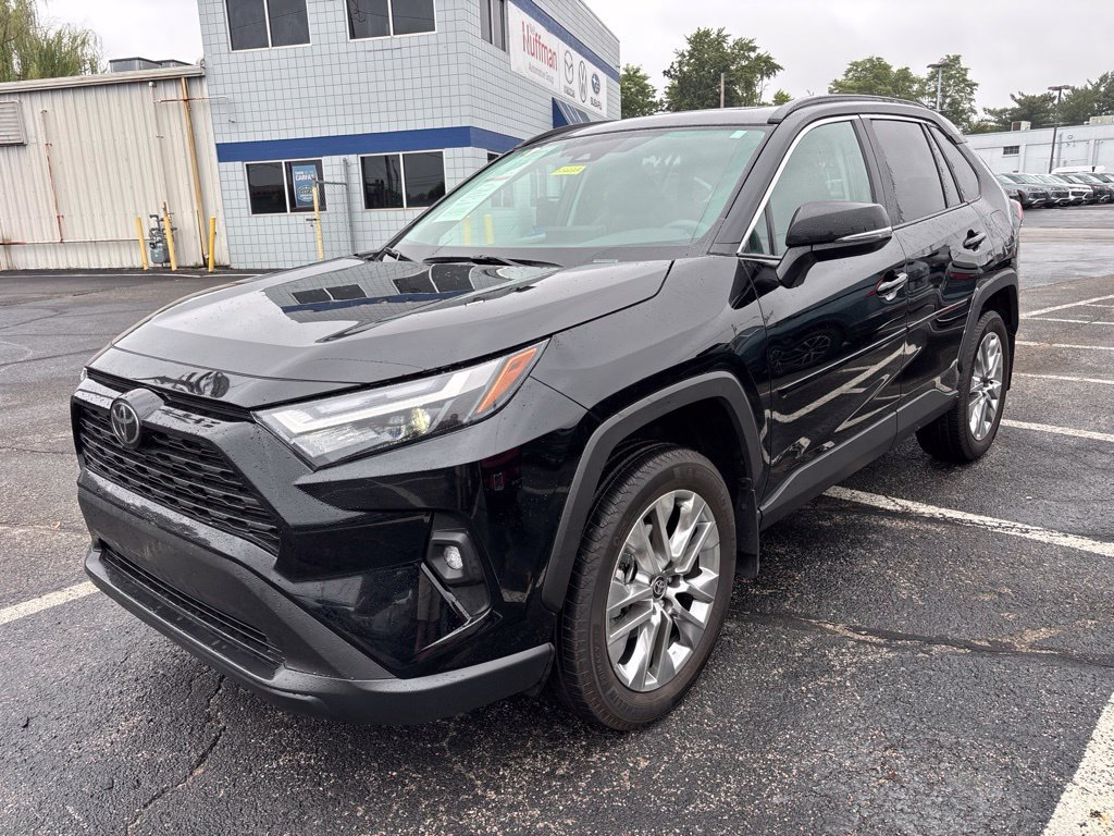 Used 2025 Toyota RAV4 XLE Premium AWD/4WD image 3