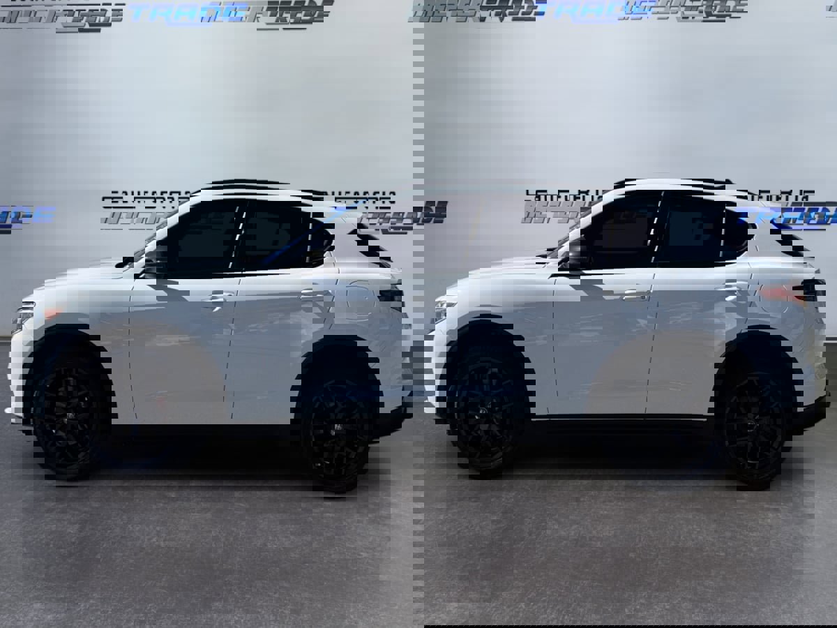 Used 2019 Alfa Romeo Stelvio w/ Nero Edizione image 8