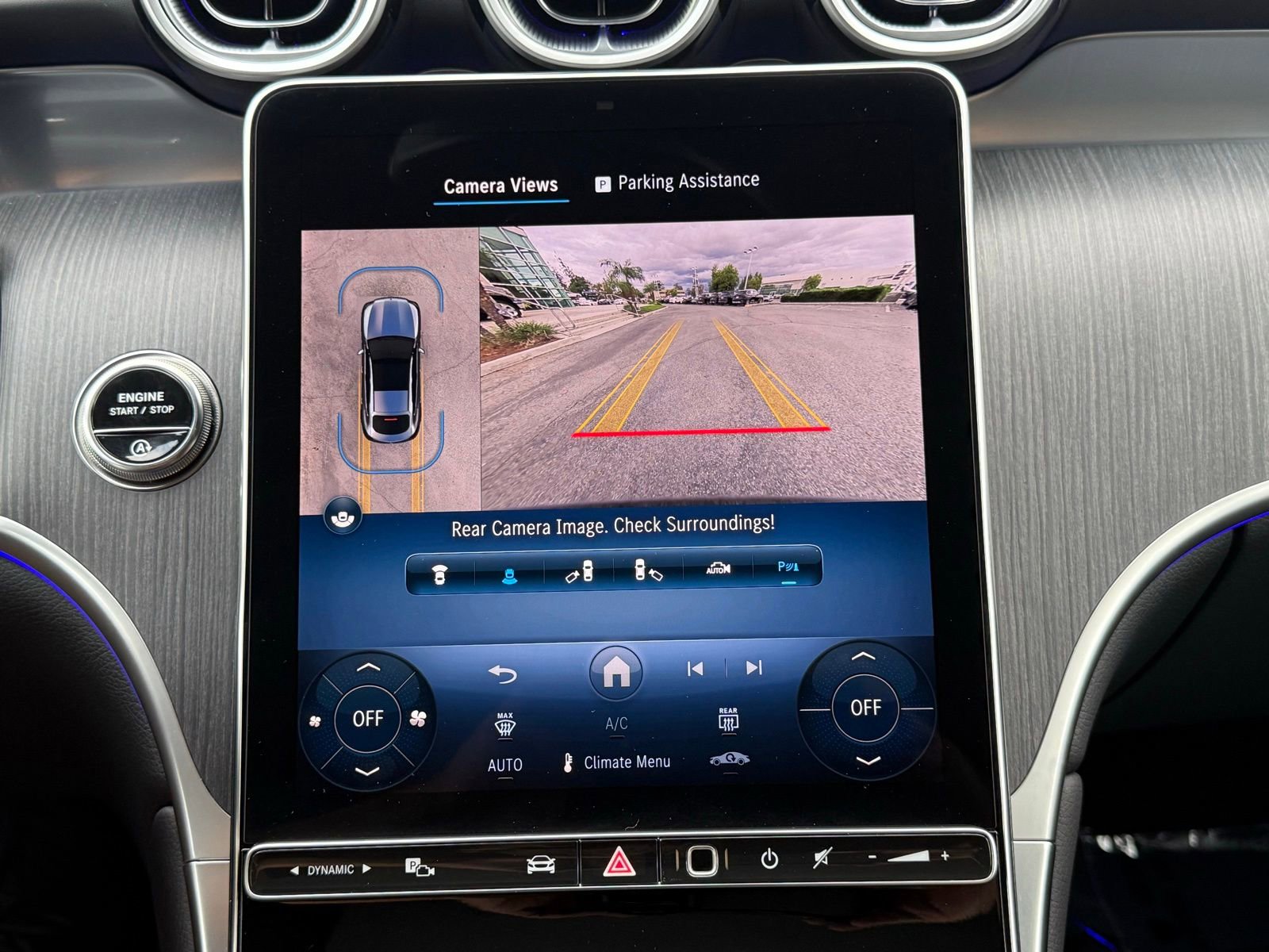 Used 2025 Mercedes-Benz GLC 300 4MATIC image 31