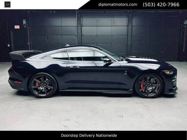 Used 2021 Ford Mustang Shelby GT500 w/ Carbon Fiber Track Pack RWD image 8