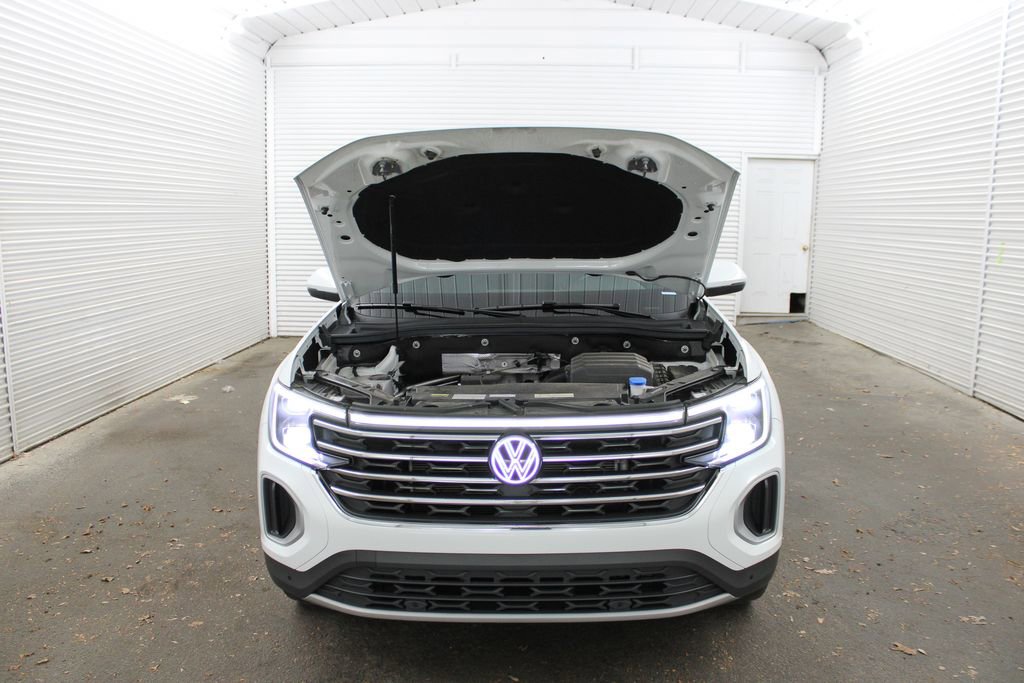 Used 2024 Volkswagen Atlas SE w/ Black Wheel Package FWD image 40