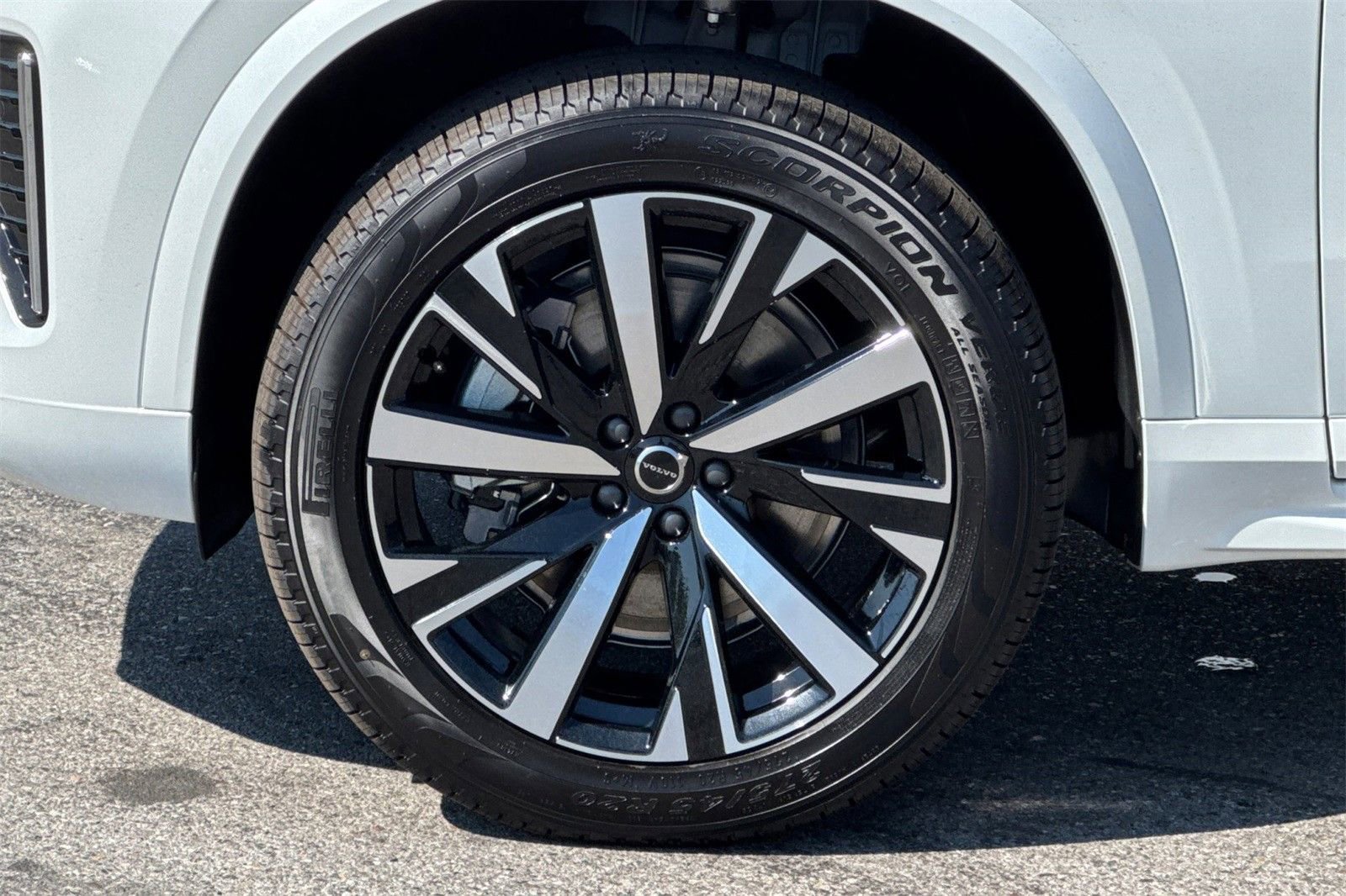 Used 2026 Volvo XC90 B5 Core w/ Protection Package AWD/4WD image 27