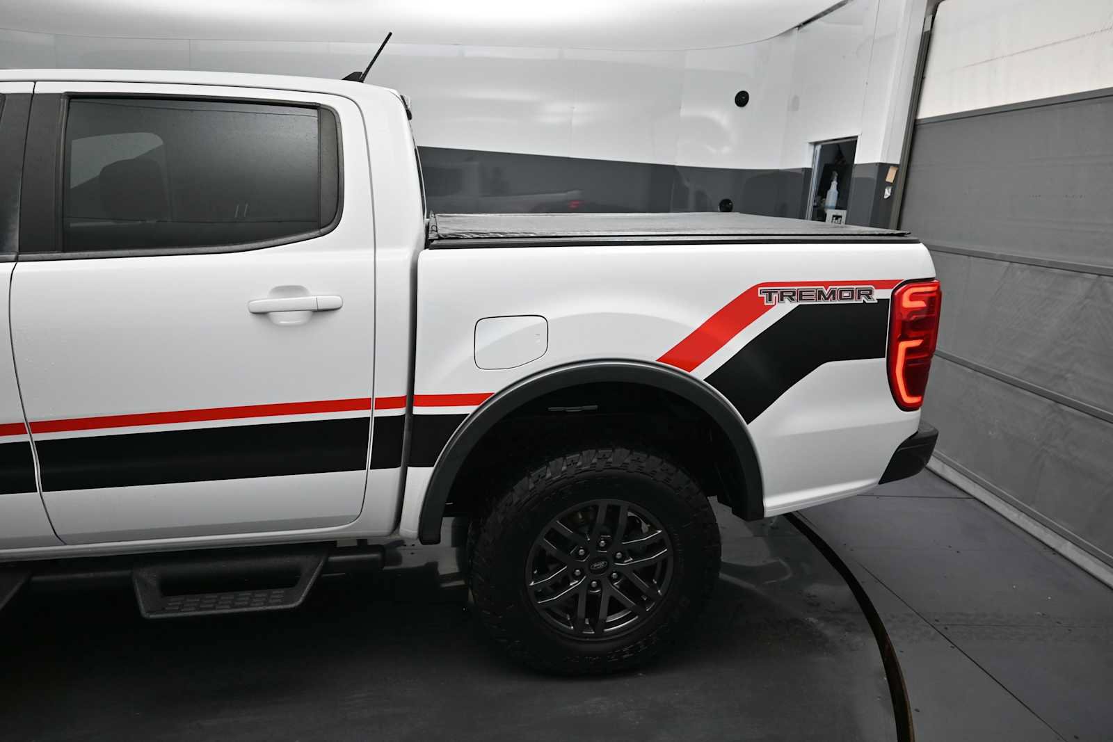 Certified 2021 Ford Ranger Lariat w/ Tremor Off-Road Package AWD/4WD image 18