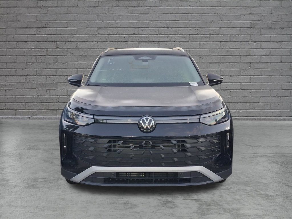 New 2027 Volkswagen Tiguan SE FWD image 2