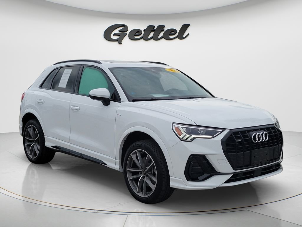 Used 2024 Audi Q3 2.0T Premium w/ Convenience Package AWD/4WD image 3