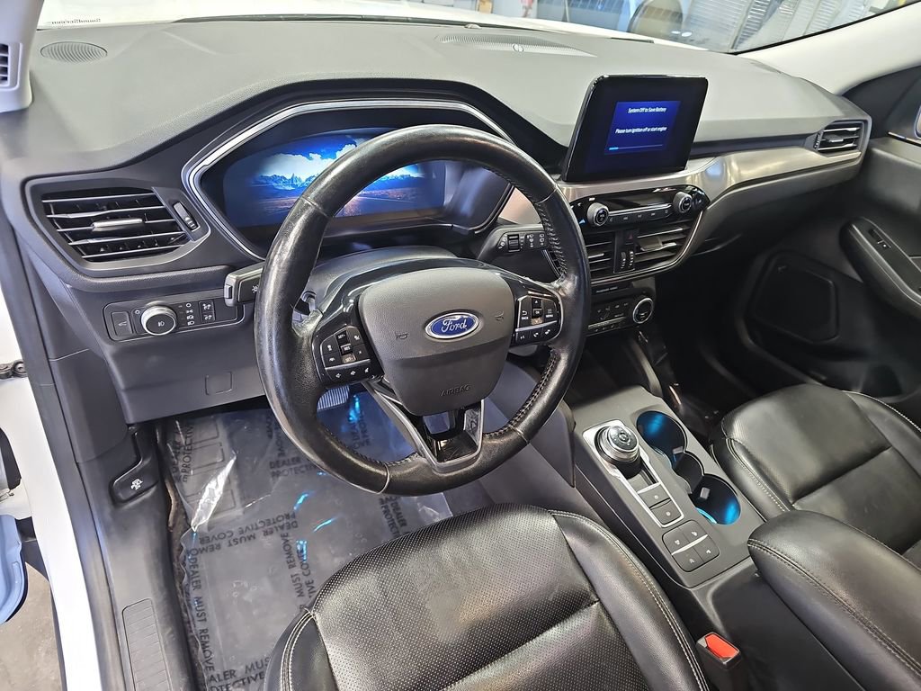 Used 2021 Ford Escape Titanium AWD/4WD image 16
