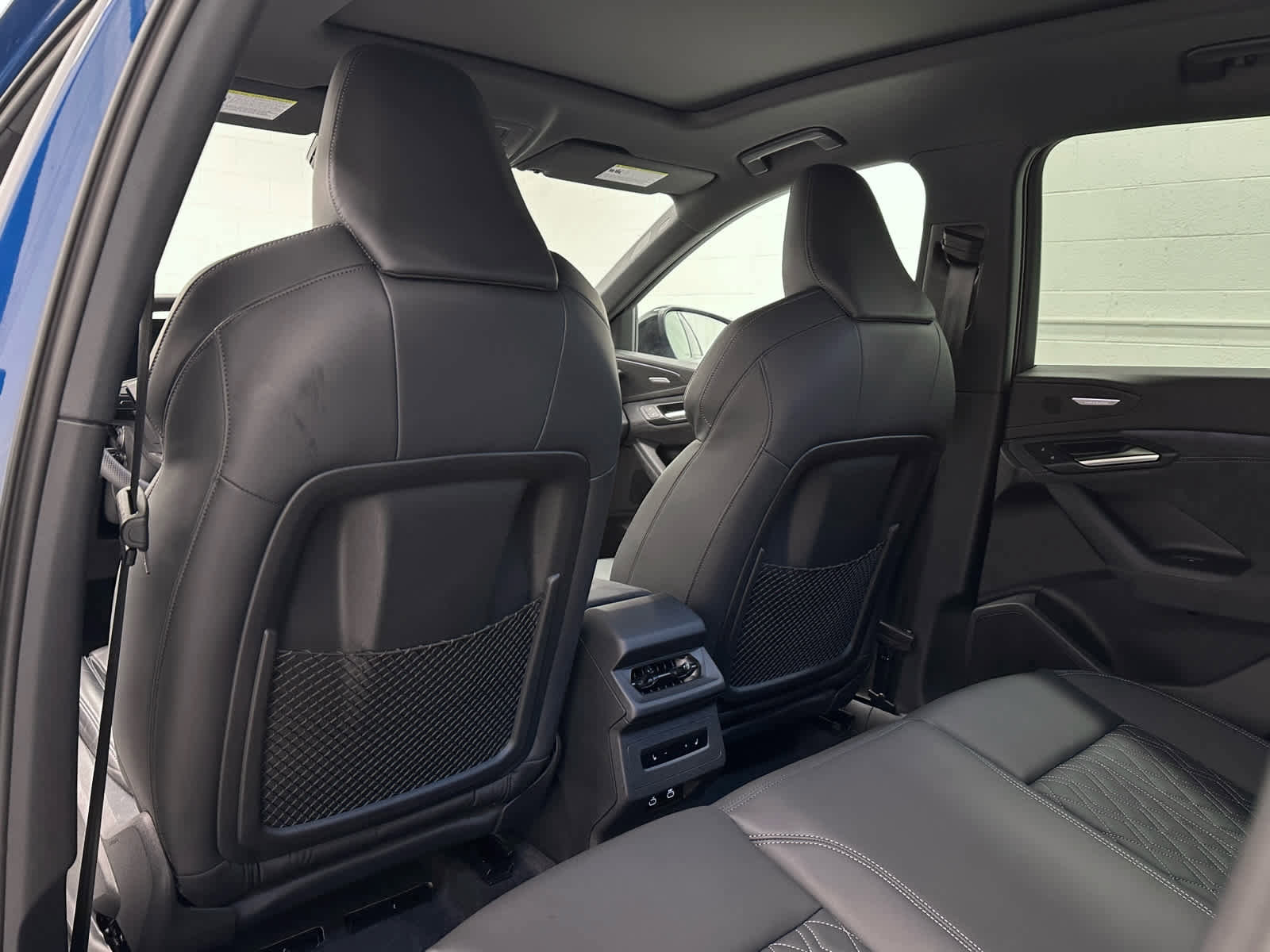 Used 2025 Audi SQ6 e-tron Prestige w/ 21" Black Optic Wheel Package image 14