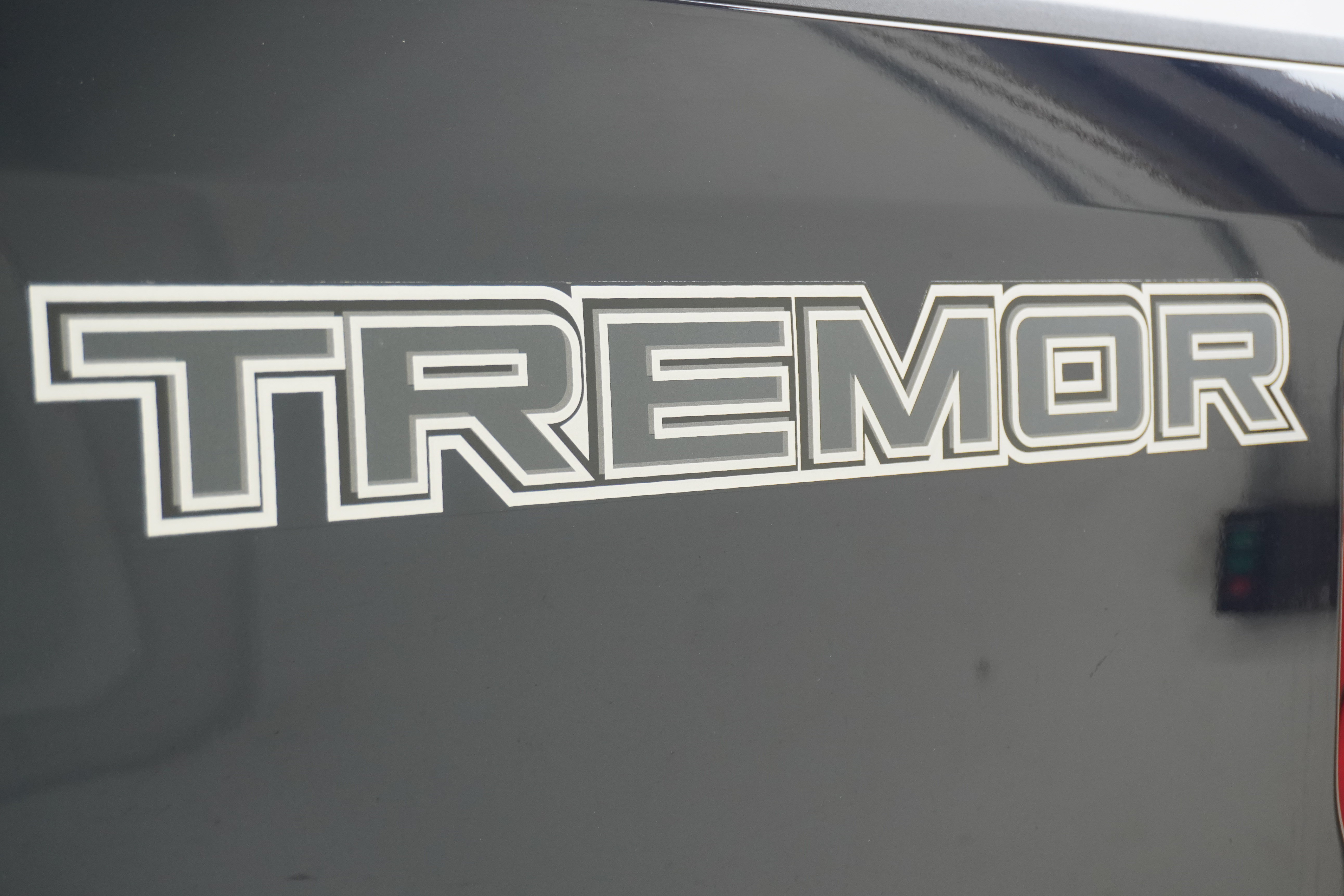Used 2022 Ford F250 Lariat w/ Tremor Off-Road Package AWD/4WD image 7