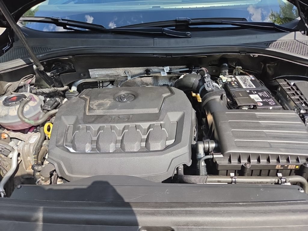 Used 2022 Volkswagen Tiguan SE AWD/4WD image 45