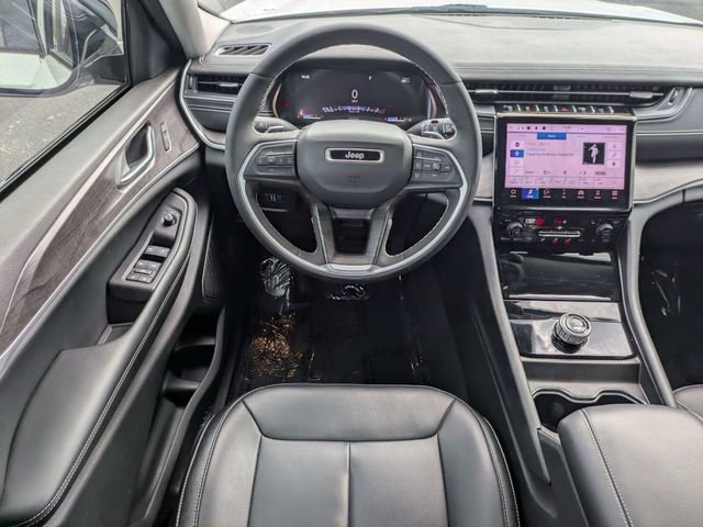 Used 2024 Jeep Grand Cherokee Limited RWD image 17