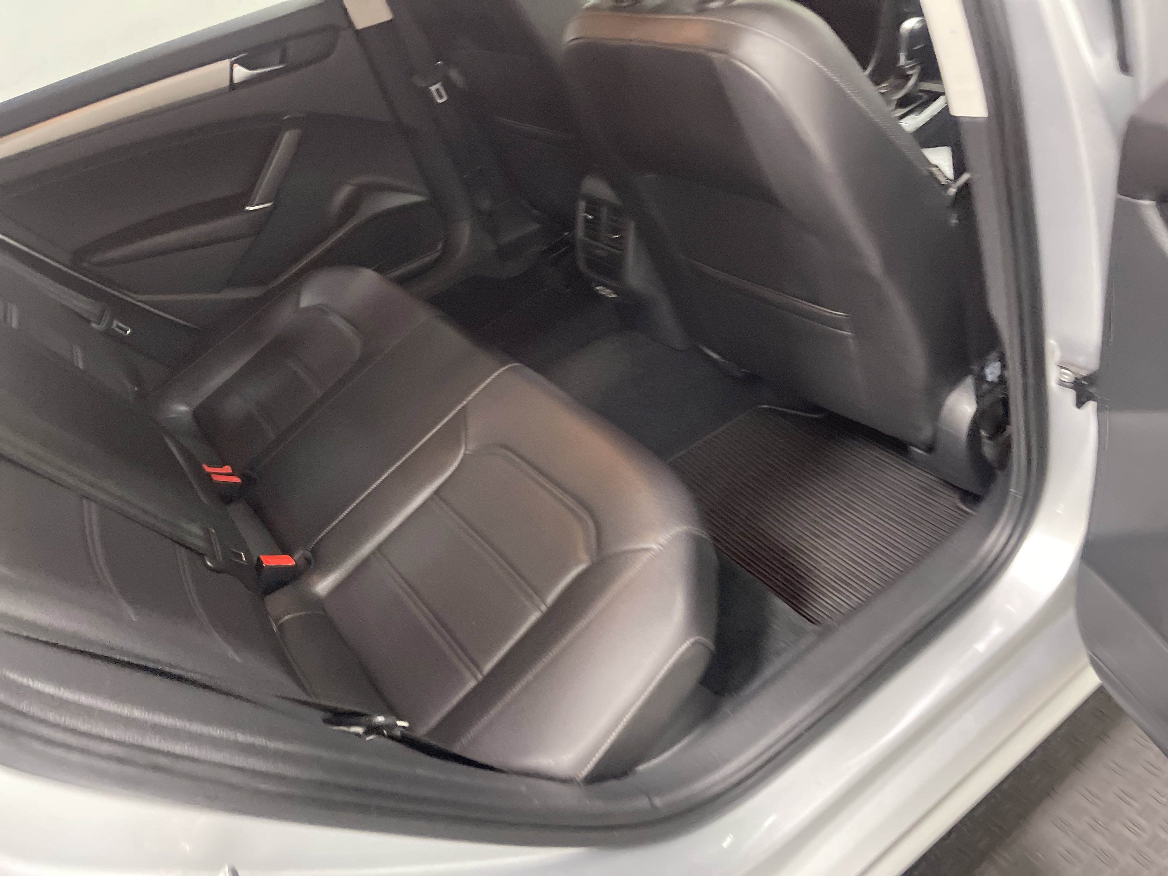 Used 2020 Volkswagen Passat 2.0T SE image 21