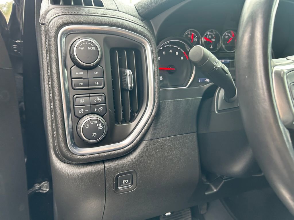 Used 2022 Chevrolet Silverado 1500 LT Trail Boss w/ Convenience Package II image 21