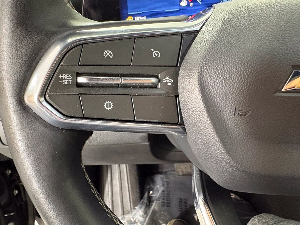 Used 2025 Chevrolet Traverse LT FWD image 25