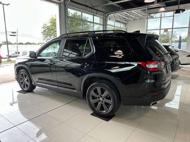 Used 2024 Honda Pilot Sport image 11