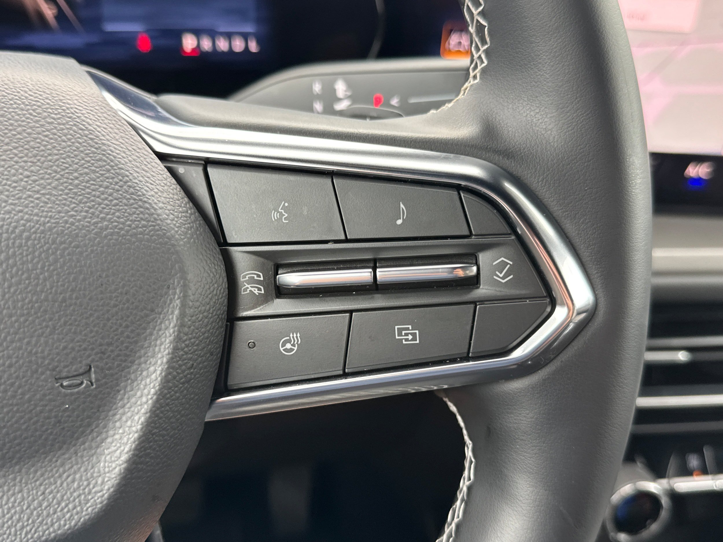 Used 2026 Chevrolet Traverse LT FWD image 35