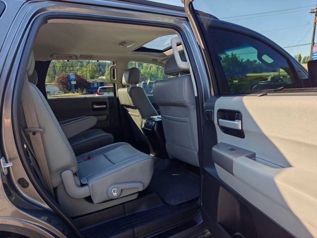 Used 2014 Toyota Sequoia Limited AWD/4WD image 35