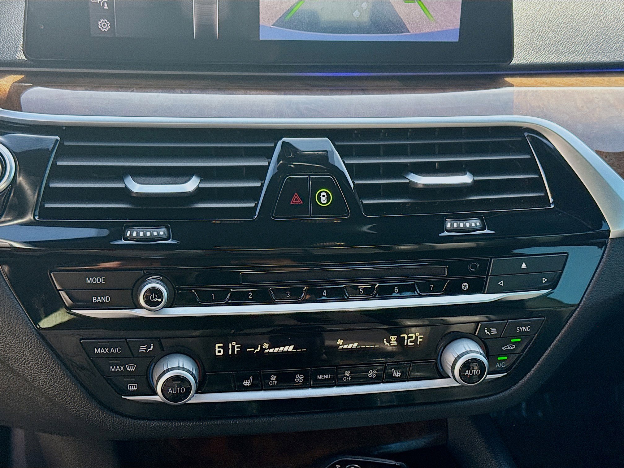 Used 2019 BMW 530e w/ Convenience Package RWD image 13