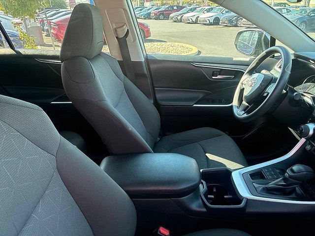 Used 2025 Toyota RAV4 XLE AWD/4WD image 24