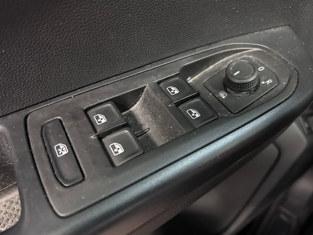 Used 2024 Volkswagen Taos S AWD/4WD image 5