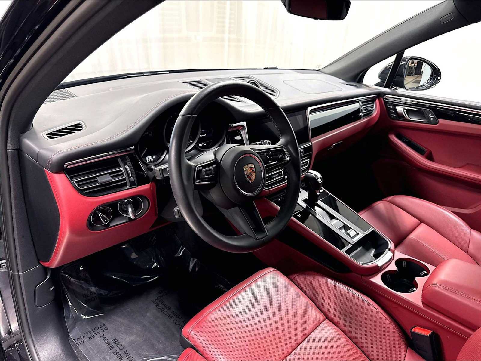 Used 2026 Porsche Macan AWD/4WD image 6