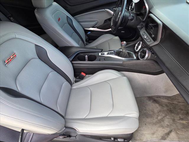 Used 2016 Chevrolet Camaro SS image 17