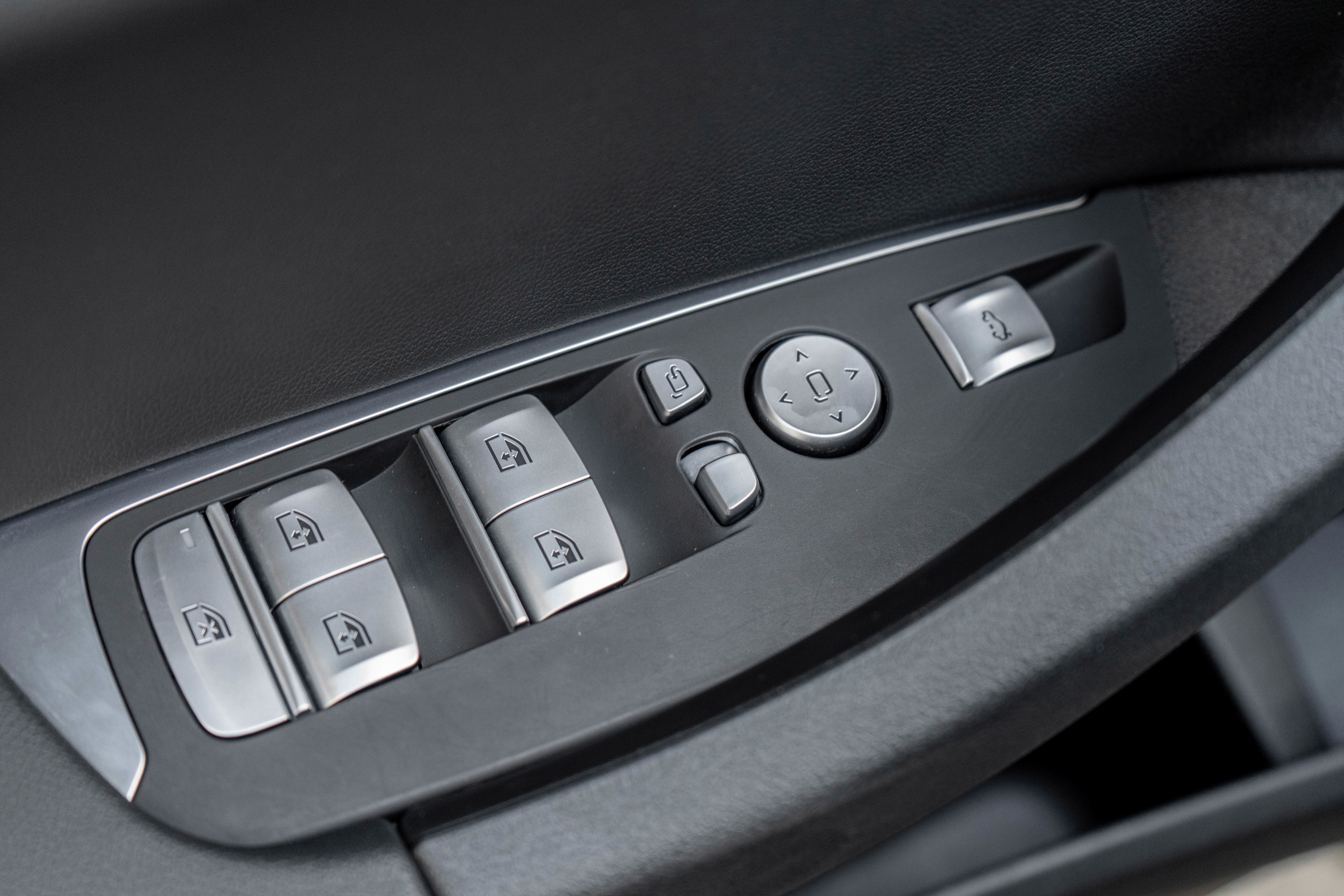 Used 2020 BMW X4 xDrive30i w/ Convenience Package image 12