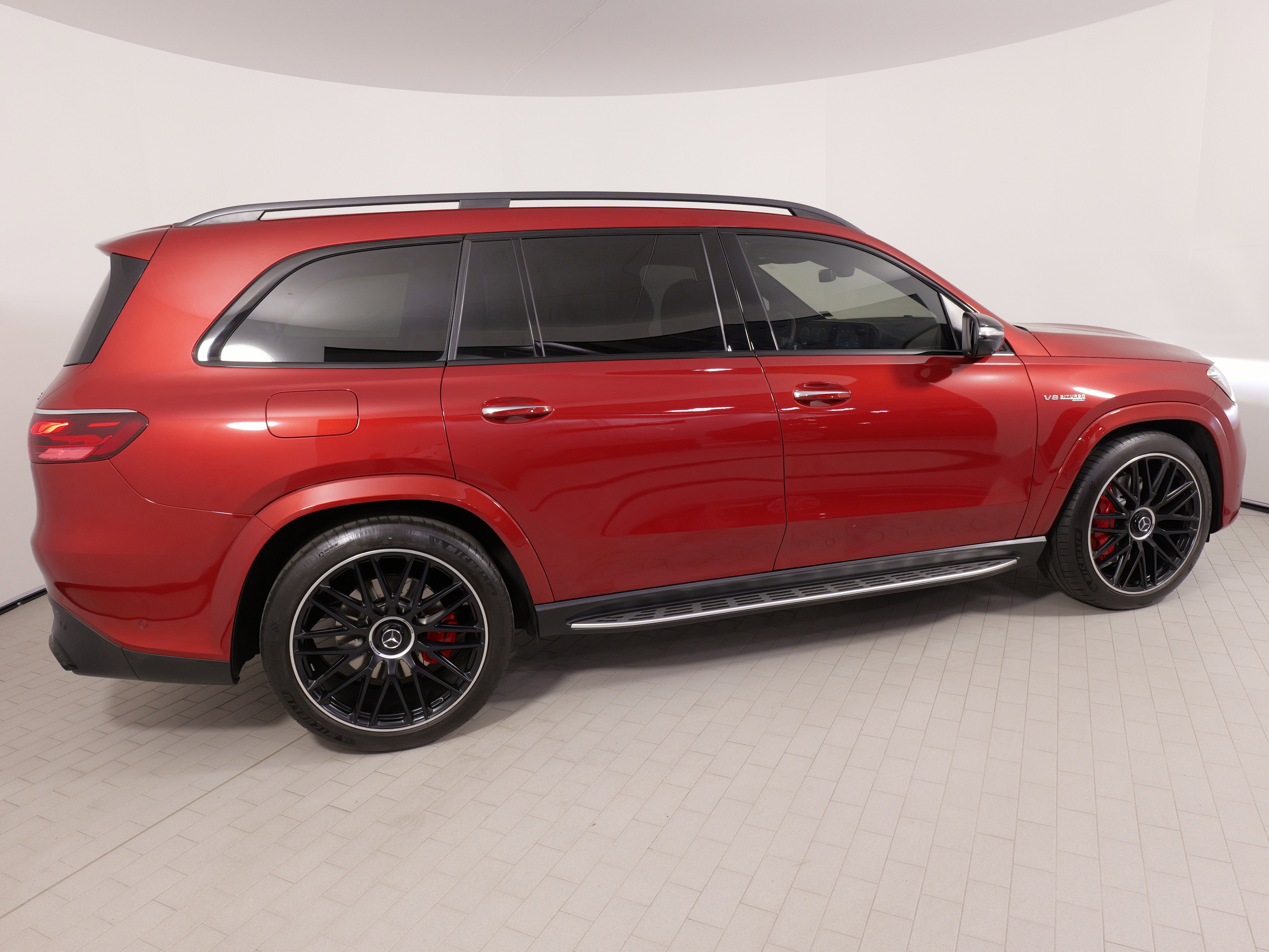 Used 2025 Mercedes-Benz GLS 63 AMG 4MATIC image 10