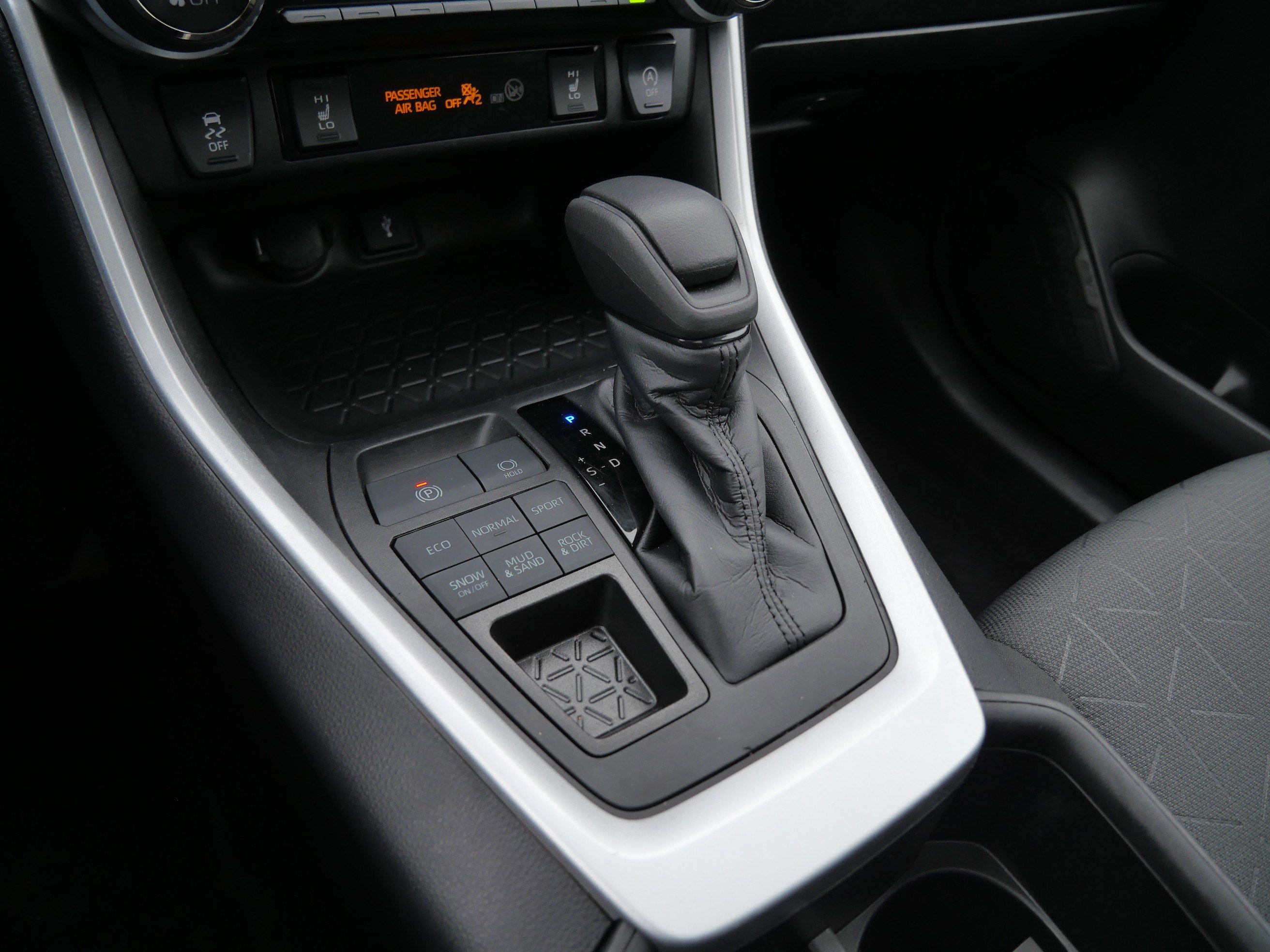 Certified 2022 Toyota RAV4 XLE w/ Convenience Package image 25