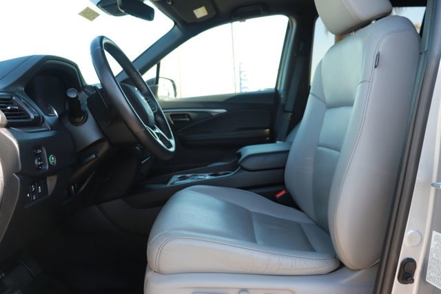 Used 2024 Honda Passport EX-L image 10